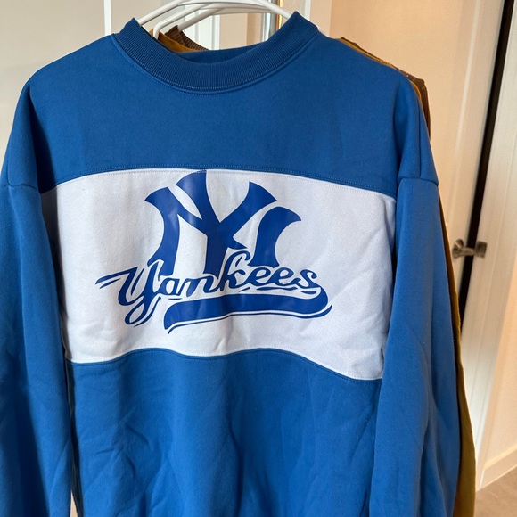 set of three sweaters. white, blue, brown. multi-brand. size s. (c120) - Picture 2 of 8